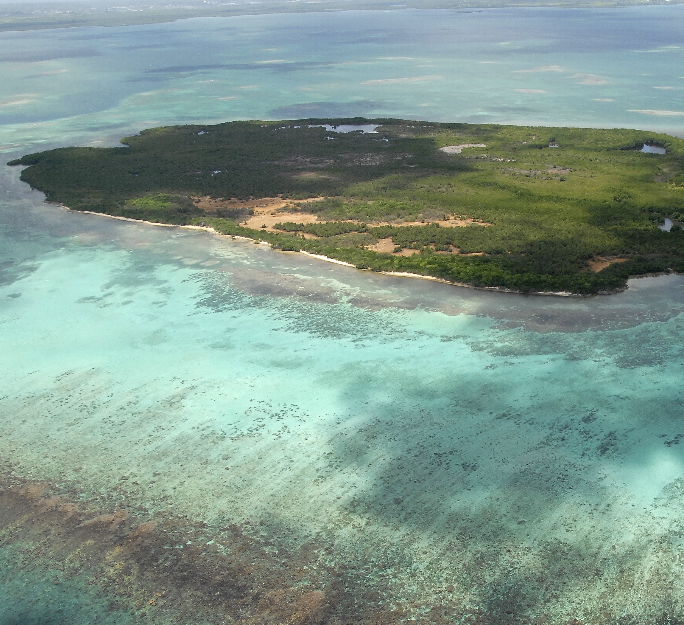 îlet Fajou et barrière de corail