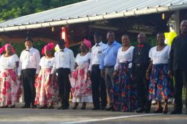 Cloture de la cérémonie par Mr le Maire et les membres de l'association "Les Colibris" © Maïténa Jean - Parc national de la Guadeloupe 2016