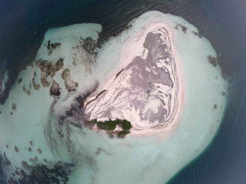 Vue aérienne de l'Îlet blanc @Didier Baltide 