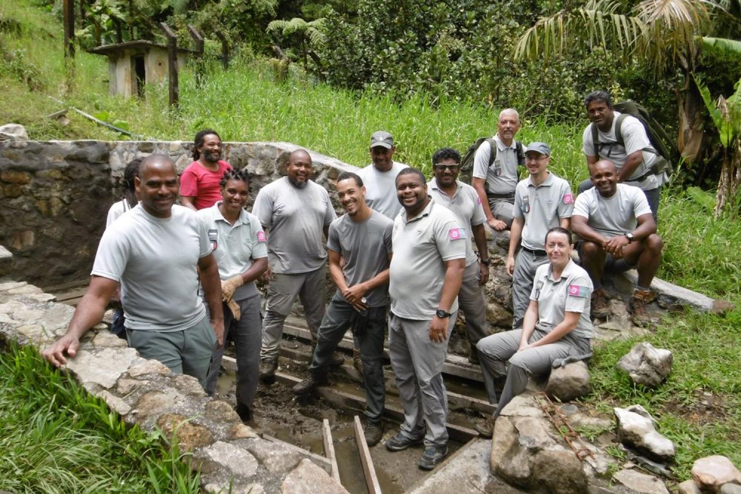 Equipe du pôle terrestre accompagnée du DCAP